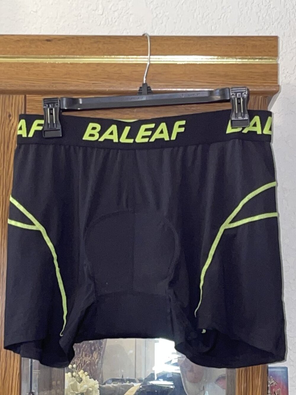 NWT Black and Neon Green Cycling Shorts BALEAF XL 2XL